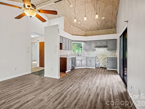 5th image of 53 Wanoca Ave