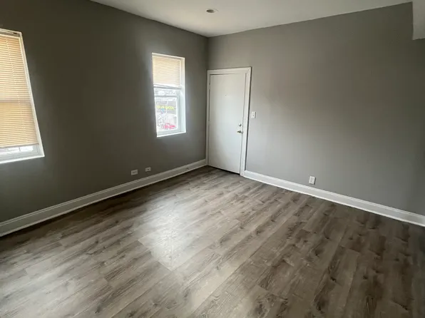 7053 S Dante Ave #3, Chicago, IL 60637
