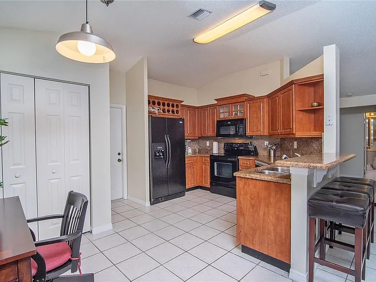 4297 Pine Ridge Ct — Photo 11