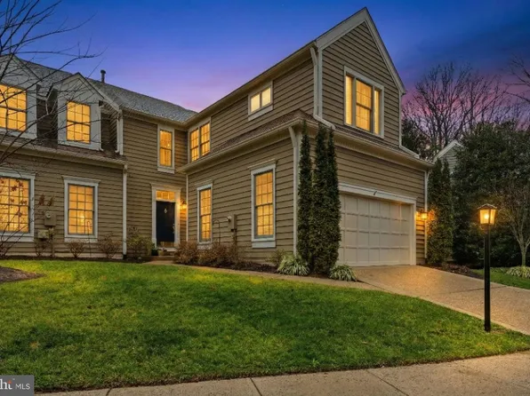 11411 Hollow Timber Ct, Reston, VA 20194