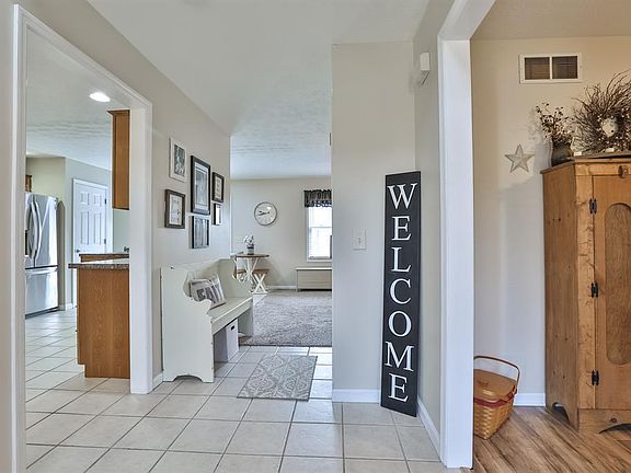 3rd image of 203 Auburn Meadows Ct