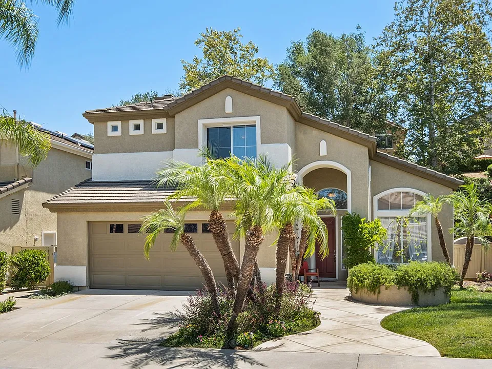 22 Solitaire Ln