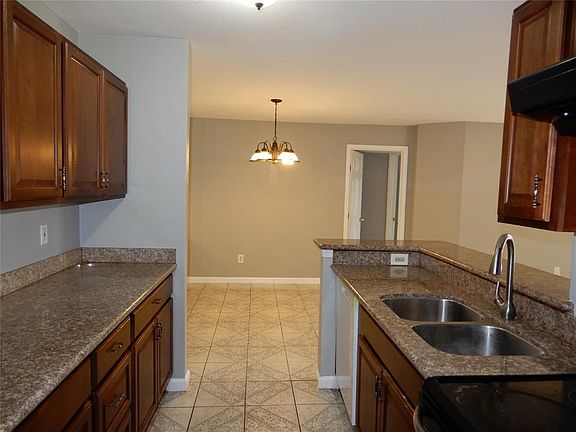 5th image of 10631 Braes Bend Dr