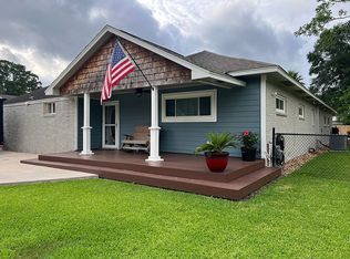 103 W Barrow St, Dayton, TX 77535
