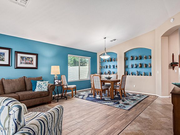 5th image of 5548 E GLADE Avenue