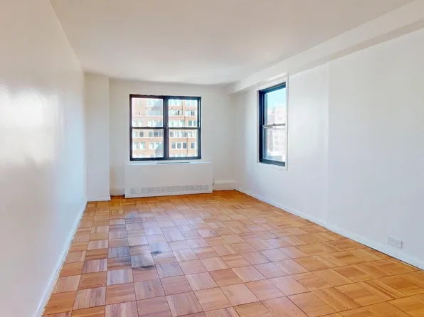 301 East 62nd Street image 10 of 22