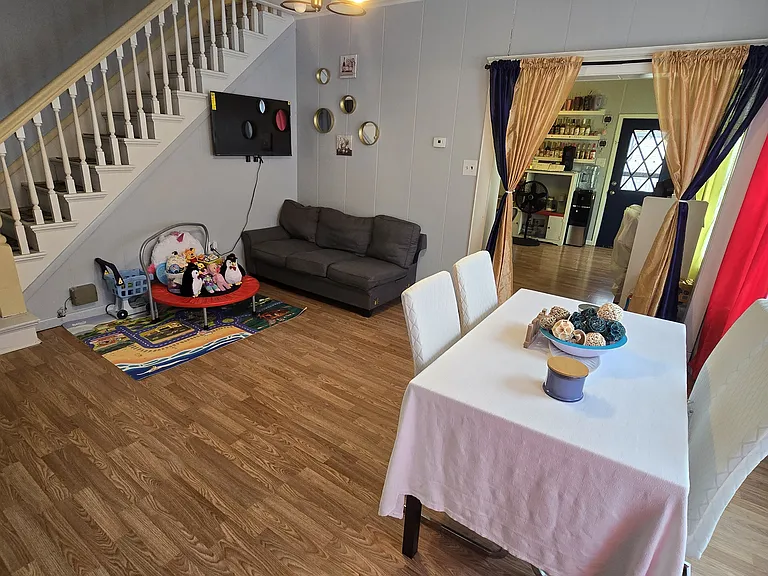 601-603 W Main St #2 — Photo 9