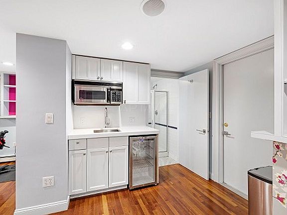 5th image of 80-121 Columbia St #80
