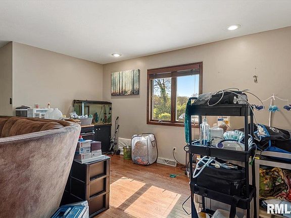 4th image of 6487 Rentshler Rd