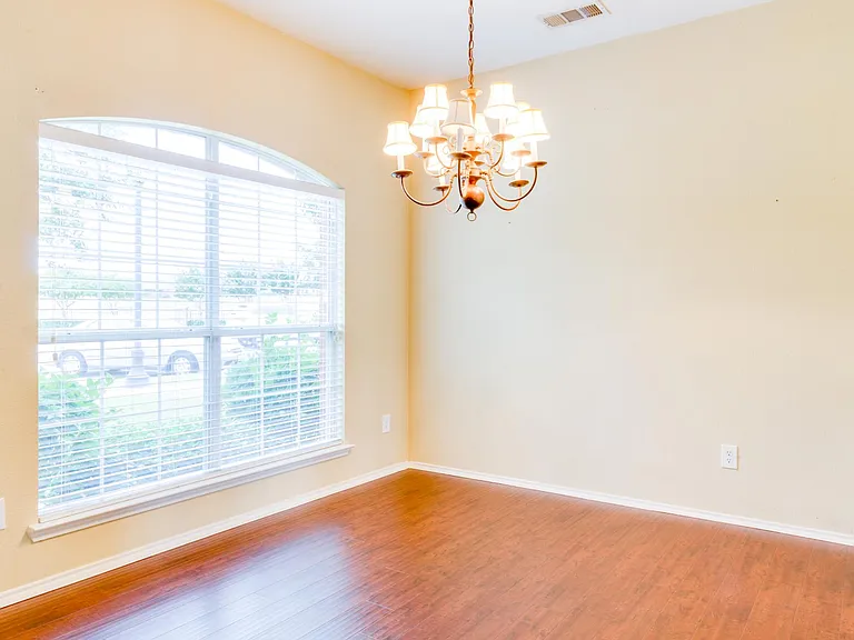 409 Knoll Park Ct — Photo 15