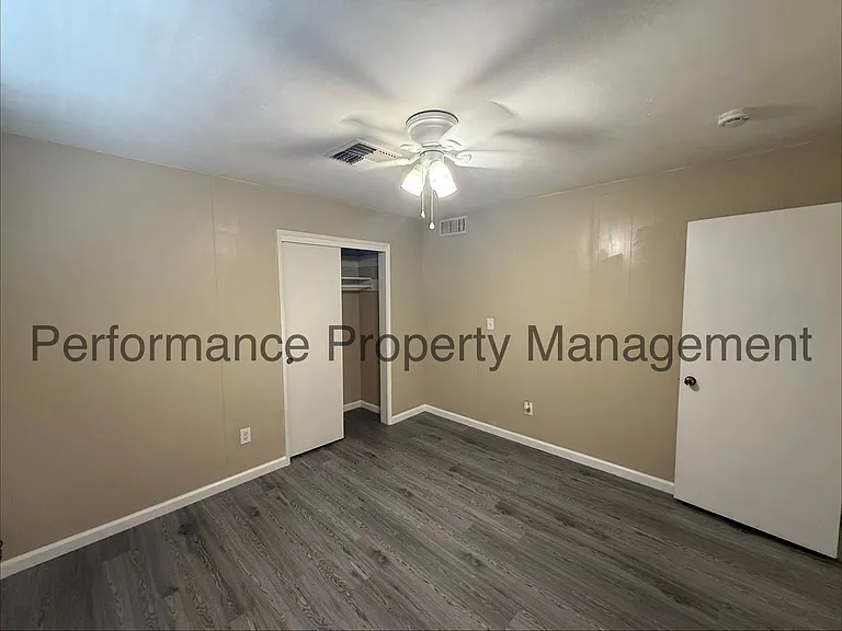 4 McDonald Way — Photo 5
