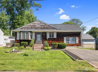 28 Lehigh St, Dunellen, NJ 08812