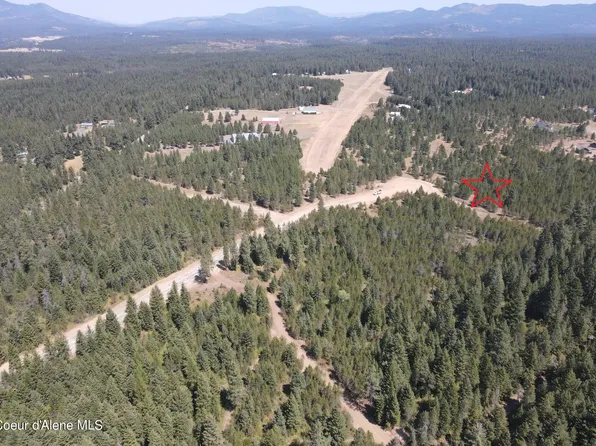 L8 B St E #2, Athol, ID 83801