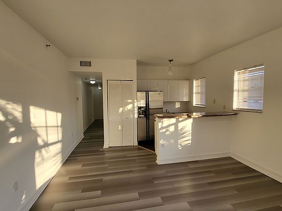 3rd image of 1255 Pennsylvania Ave APT 301