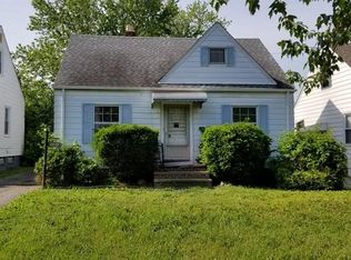 21318 Gardenview Dr, Maple Heights, OH 44137