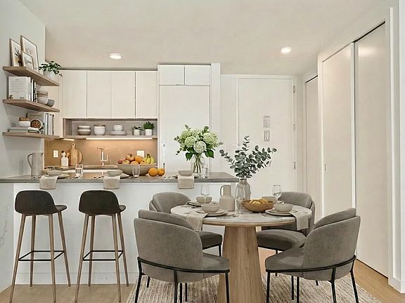 3rd image of 70 W 37th St #2415B