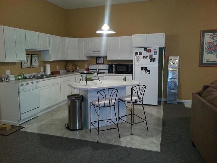 Kitchen, appliances included