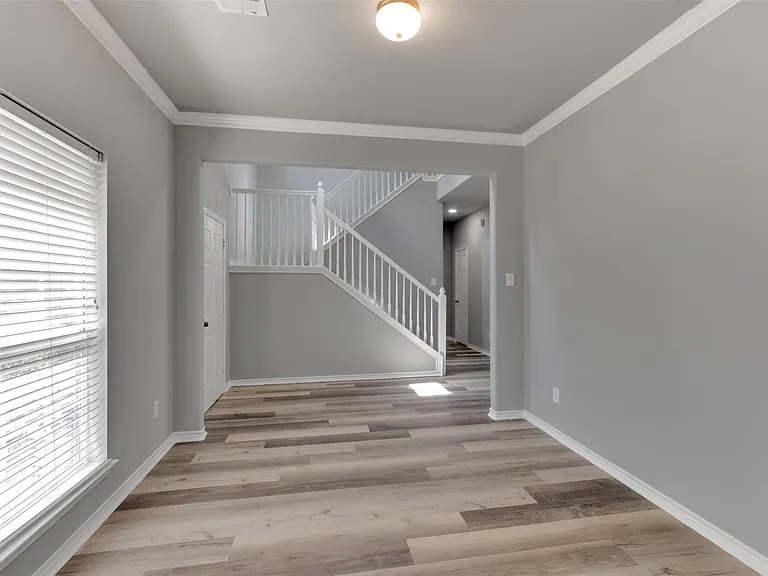 1629 Warm Springs Dr — Photo 4