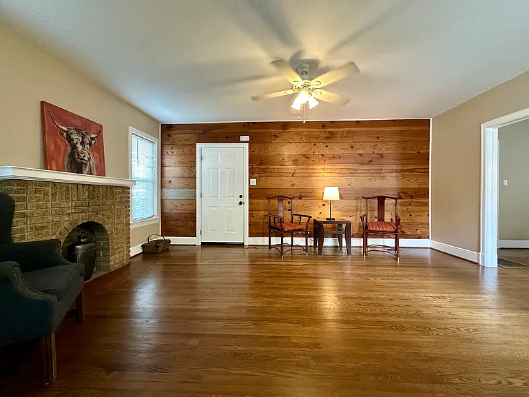 Live Oak St — Photo 7