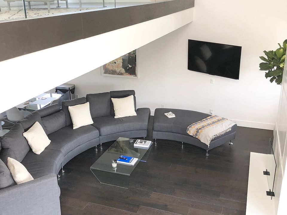 1st image of 858 12th St APT 9