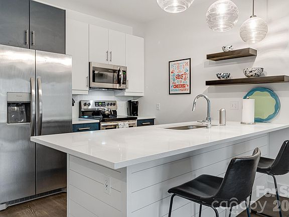 5th image of 68 Craven St #407