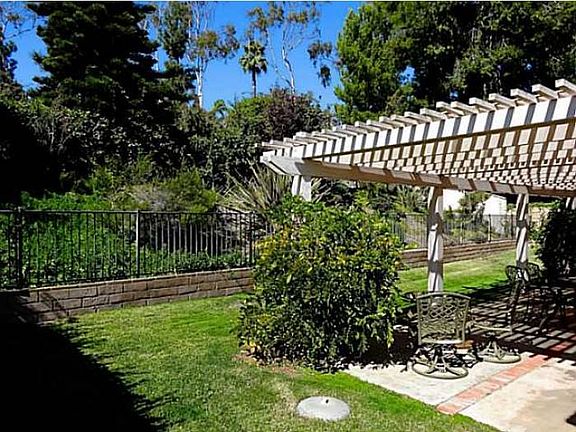 2nd image of 1875 Jardine Ct