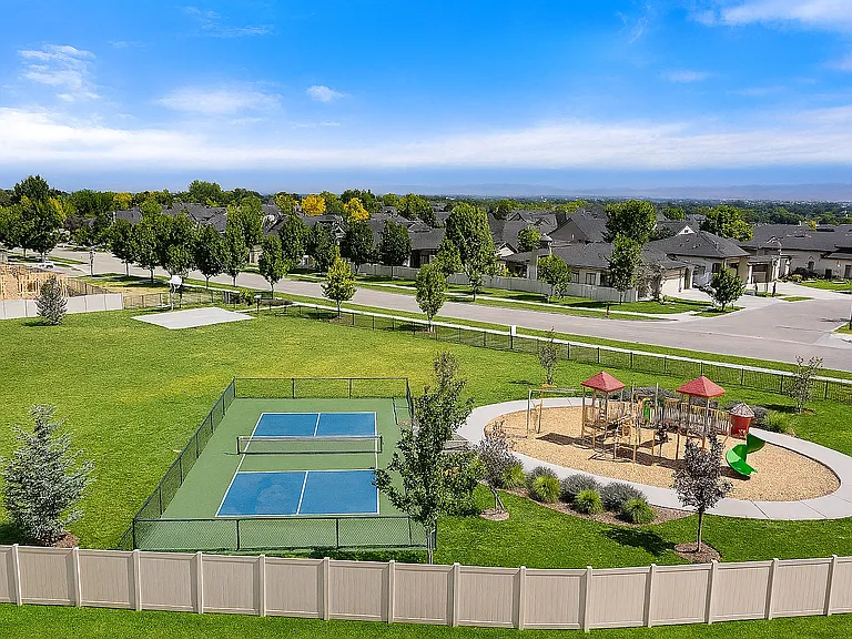 476 W Buroak Dr — Photo 55