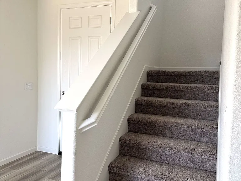 621 Cogburn Cir — Photo 11