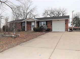 202 Old Schaeffer Ln, O'Fallon, MO 63366