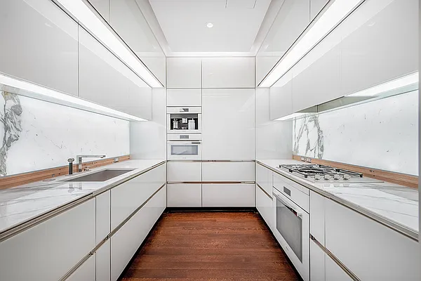 Rented by Domus Realty | media 54