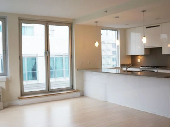 3rd image of 109 Gold St #Phc