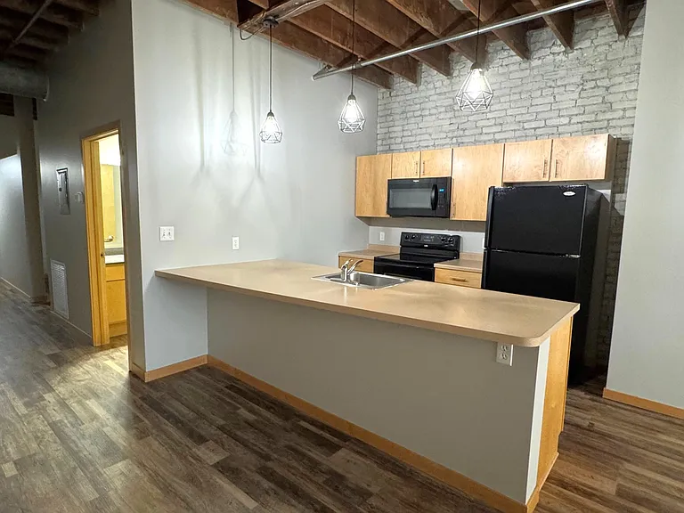 309 Roberts St N #203 — Photo 12