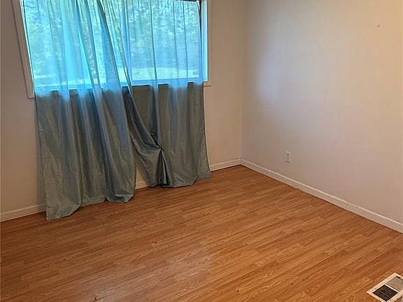 5th image of 8825 Bermuda Ave