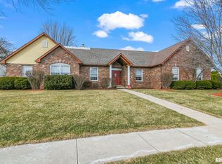 5005 Dogwood Hls, Springfield, IL 62711