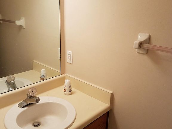 5th image of 1717 Beechwood Cir S