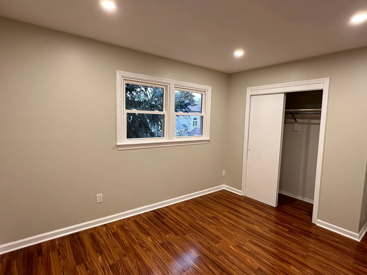 12 Sipp Ave — Photo 4