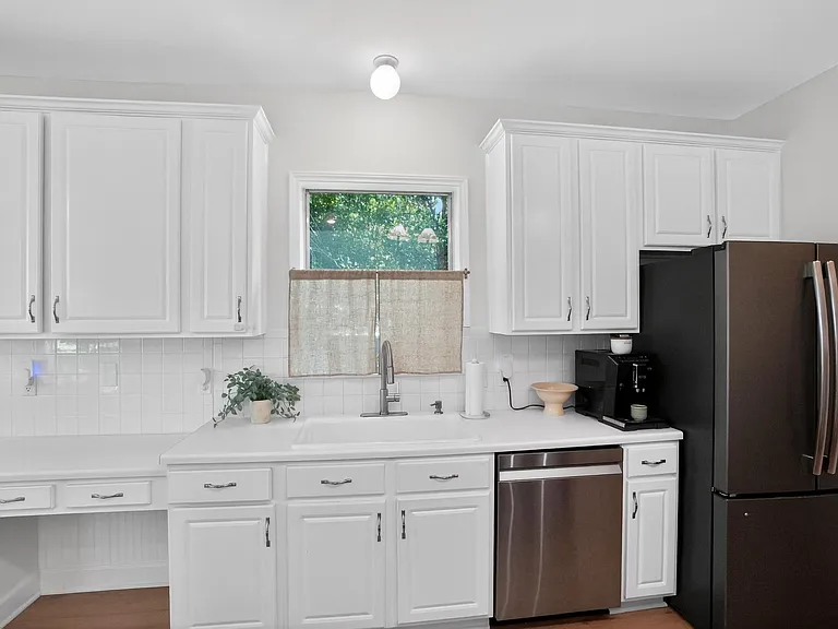 300 N Carriage Hills Dr — Photo 17