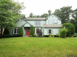 18 Coventry Dr, Clifton Park, NY 12065