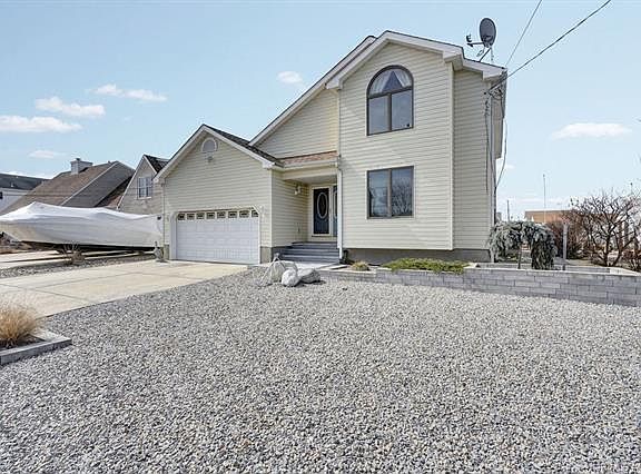 2nd image of 1020 Neosho Dr