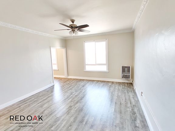 5th image of 724 Mariposa Ave #302