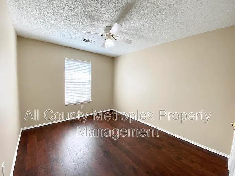 813 Snapdragon Ln — Photo 9