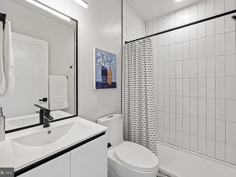 600 N Howard St #202 — Photo 9