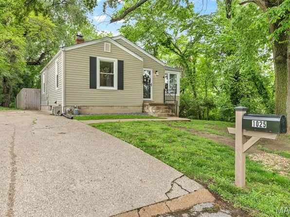 1025 Vine St, Collinsville, IL 62234