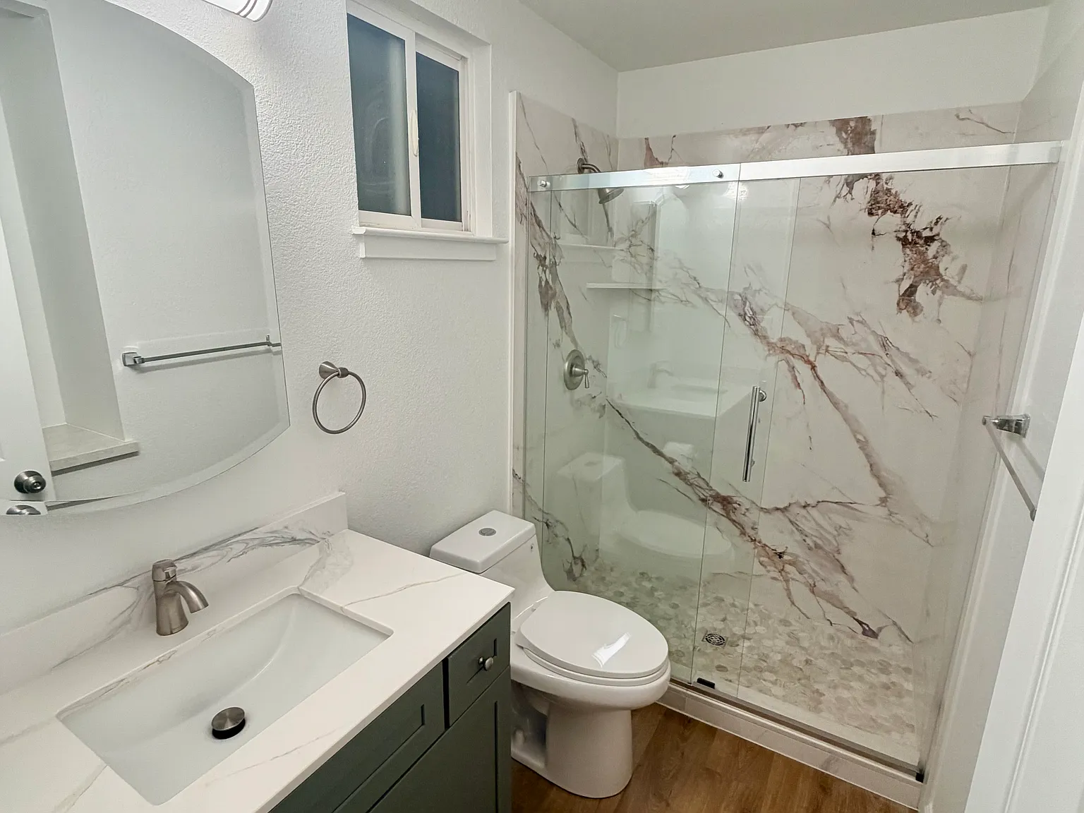 733 S Oak St — Photo 3