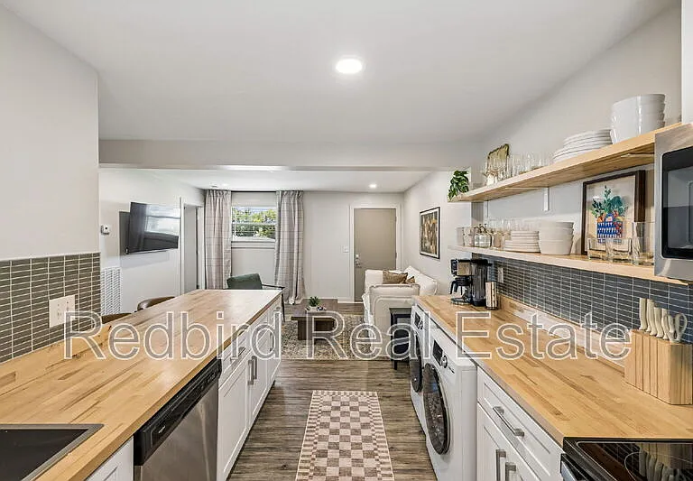 602 40th Ave N #1 — Photo 9