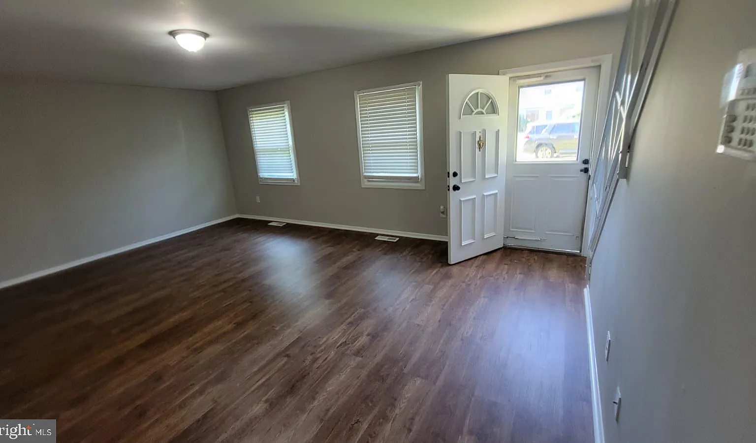 4 bed, 2.0 bath, 1497 sqft, $2,600 — Photo 2