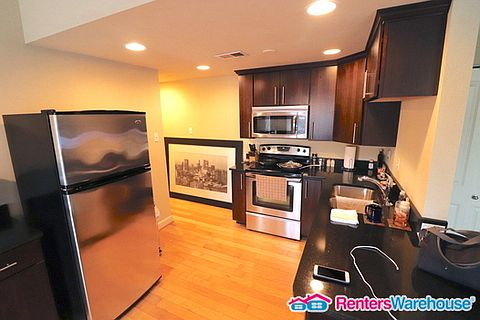 5th image of 5621-5631 Pershing Ave #13