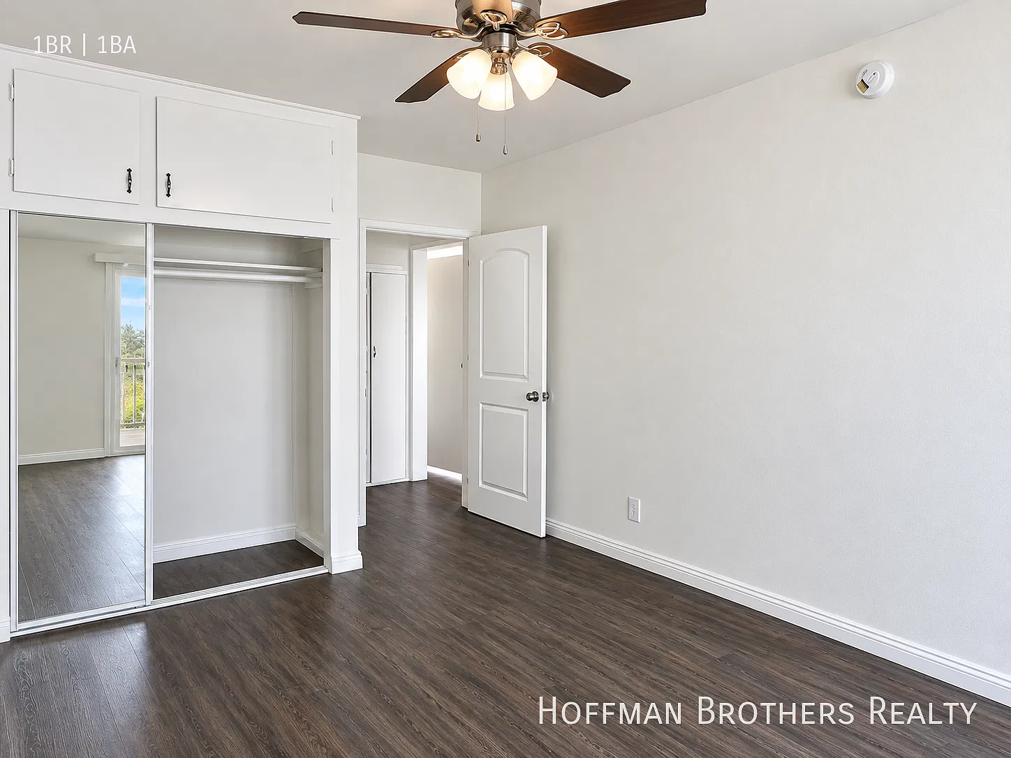 Upper-Level 1br With Private Balcony, Hardwood Floors, Dishwasher & On-Site Parking! — Photo 4