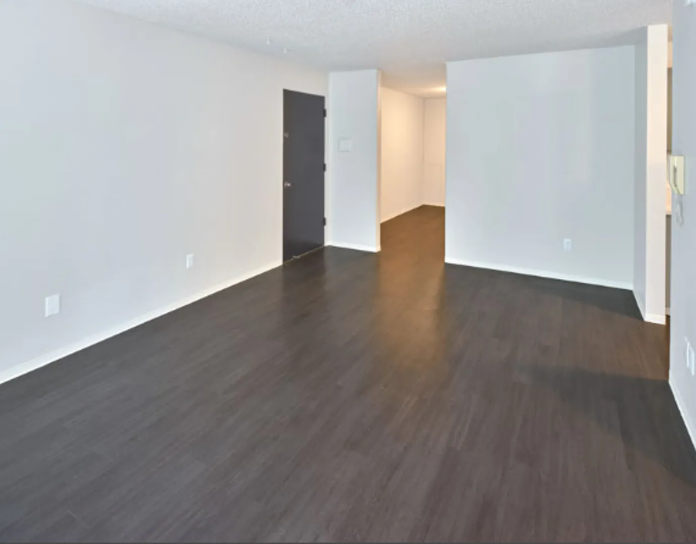 Holden Apartments — Photo 4