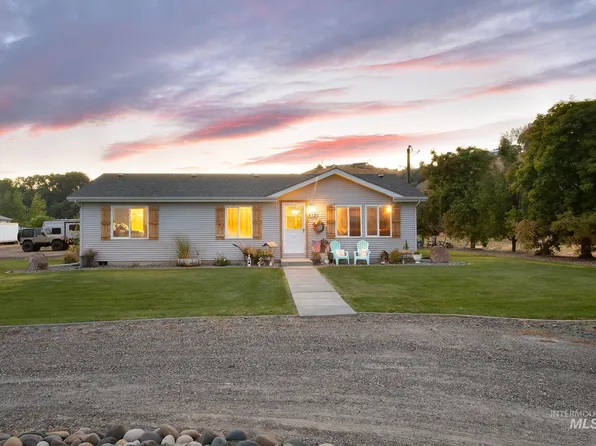 412 Foothill Dr